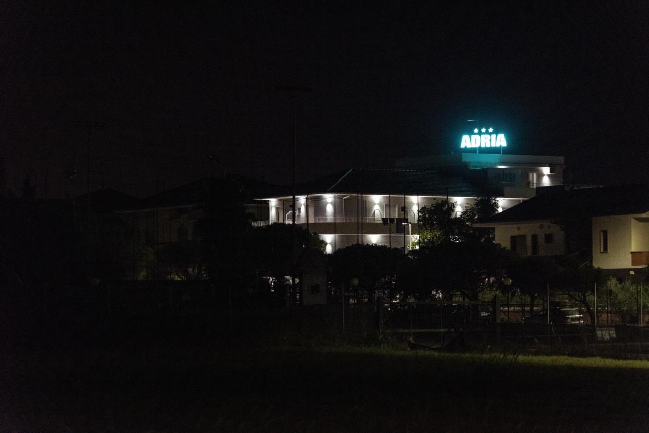 Adria Beach Hotel Alba Adriatica Buitenkant foto